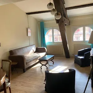 Centre: T2 Bis Dans Immeuble Historique Apartamento